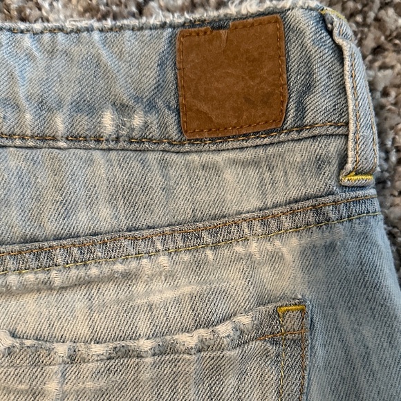 American Eagle Outfitters Light Wash Distressed Denim Cutoff Shorts - Picture 3 of 8